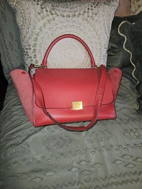 Celine Trapeze